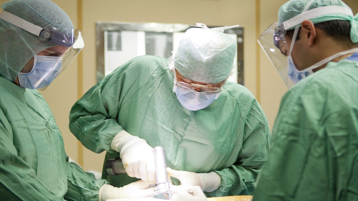 МЕТОДИКА УДЛИНЕНИЯ КОНЕЧНОСТЕЙ ПО ИЛИЗАРОВУ - GVM International